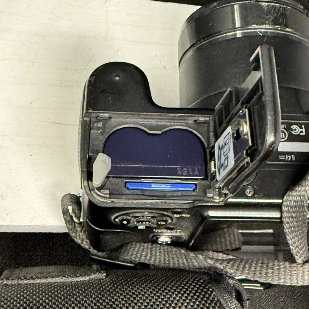 Panasonic Lumix DMC-FZ18 Camera w/‎ Battery & Strap